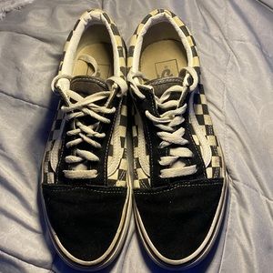 low top checkered vans